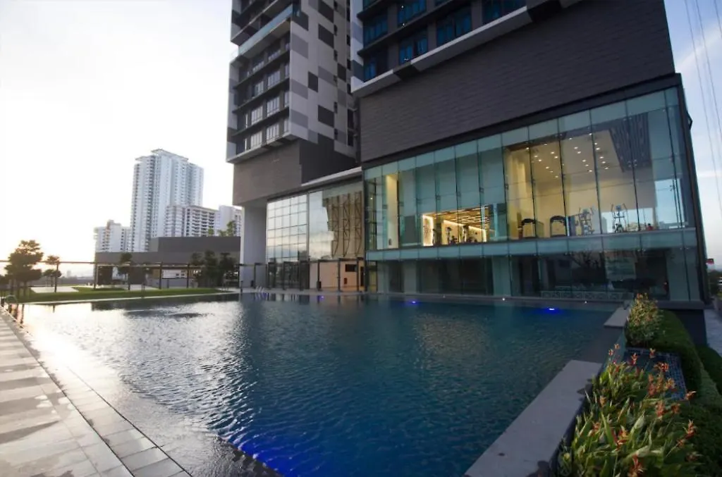Setia Sky 88 Up To 6 Pax !!! 2Bedroom Apartment With Extra Bed Johor Bahru 0*,  Malezja